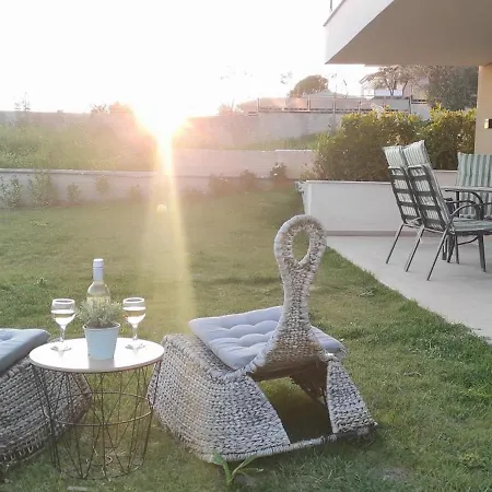 Villa Gala Family With Sea View, Garden & Bbq