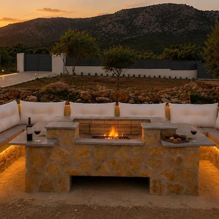Gala Family With Sea View, Garden & Bbq * Erétria
